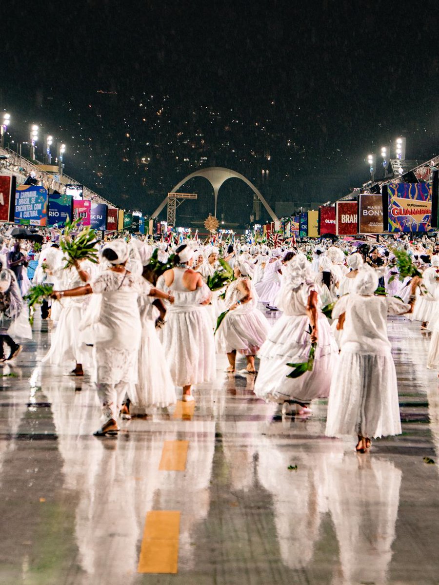 RioCarnaval's tweet image. As mães baianas abriram os caminhos para o Rio Carnaval 2026 na tradicional Lavagem da Sapucaí! #RioCarnaval