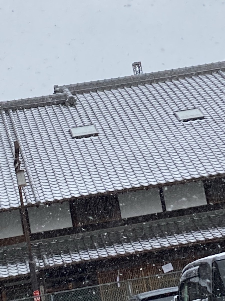 senpusha2004's tweet photo. 柿渋染め 藍染め 植物染料 の染布舎です
本日の五六市は、雪の為お休みいたします https://t.co/r8XnunW5I0