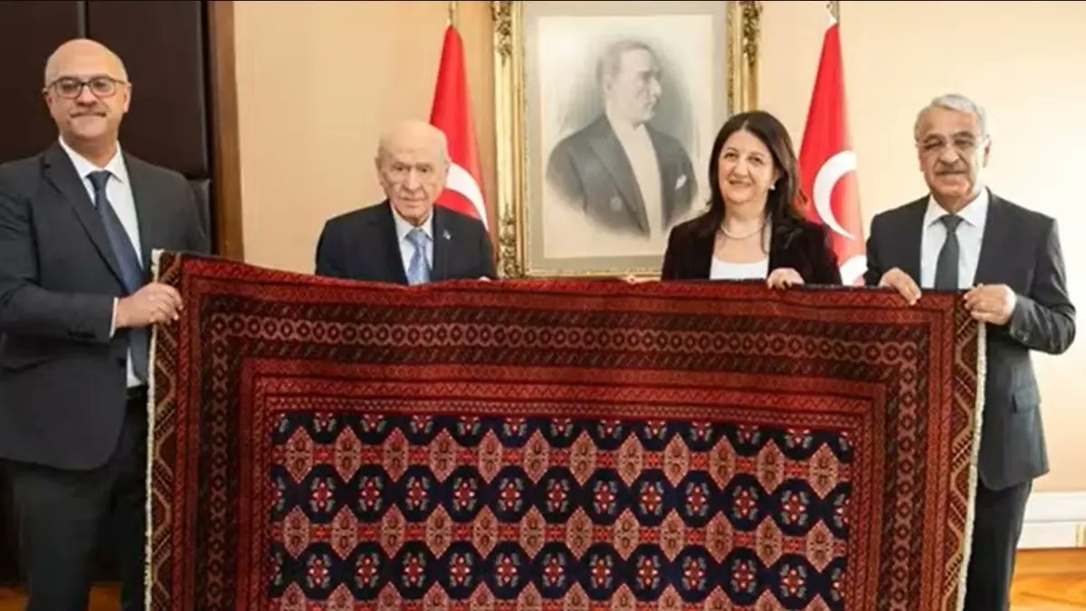 Tamam halı marksisti olsun o zaman olur mu?