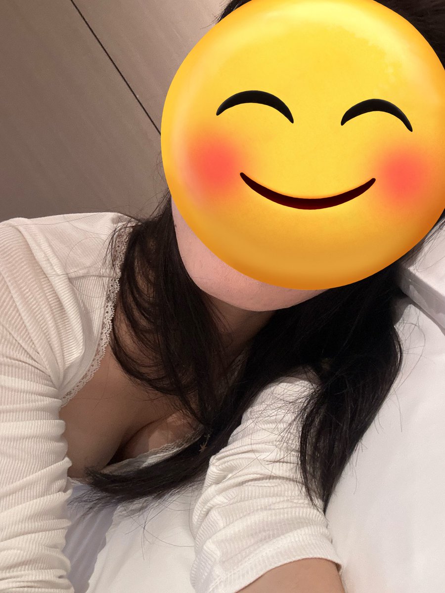 wt20021206's tweet photo. 圆圆的胸的我回归了～
冬天骚不起来怎么办
需要人调啊👄😋 https://t.co/7YIaFYR3Ef