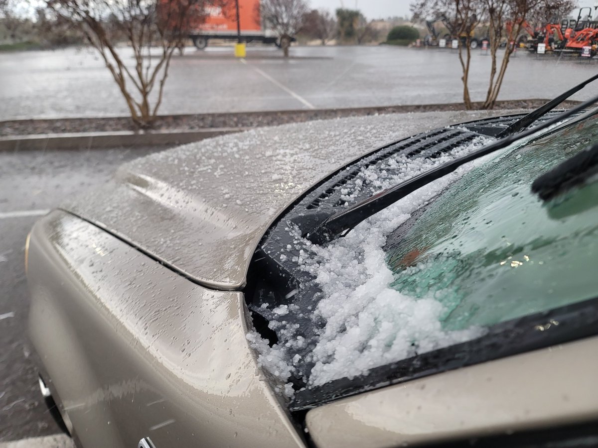A thuderstorm in February?! Small hail/ice is piling up on some location in the middle of Sierra Vista! #azwx