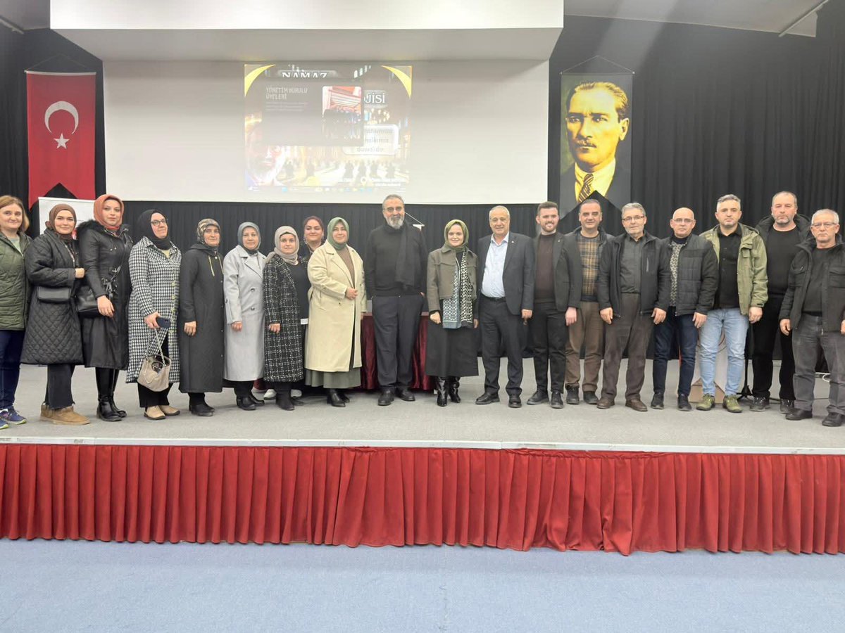 akpartigonen10's tweet photo. Senai Demirci hocamızın “Namaz Psikolojisi” konulu konferansına İlçe Başkanımız Zekeriyya Dağlı,Kadın Kolları Başkanımız @demirpervin10  ve teşkilatımızla birlikte katılım sağladık.
Bu güzel ve anlamlı programda emeği geçen herkese gönülden teşekkür ederiz.
#AKPartiGönen https://t.co/U79KD601jW