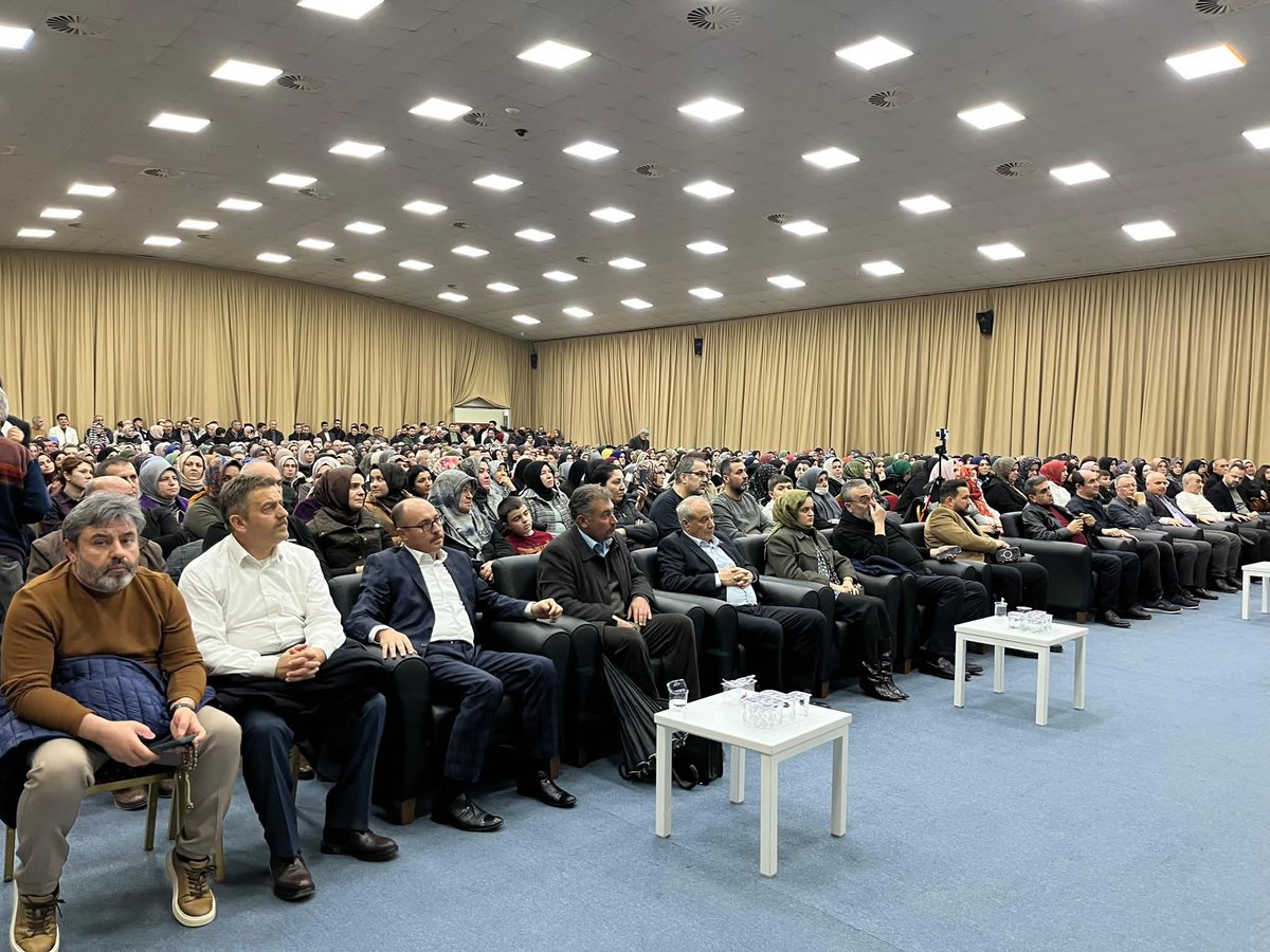 Senai Demirci hocamızın “Namaz Psikolojisi” konulu konferansına İlçe Başkanımız Zekeriyya Dağlı,Kadın Kolları Başkanımız <a href="/demirpervin10/">Pervin Demir 🇹🇷</a>  ve teşkilatımızla birlikte katılım sağladık.
Bu güzel ve anlamlı programda emeği geçen herkese gönülden teşekkür ederiz.
#AKPartiGönen