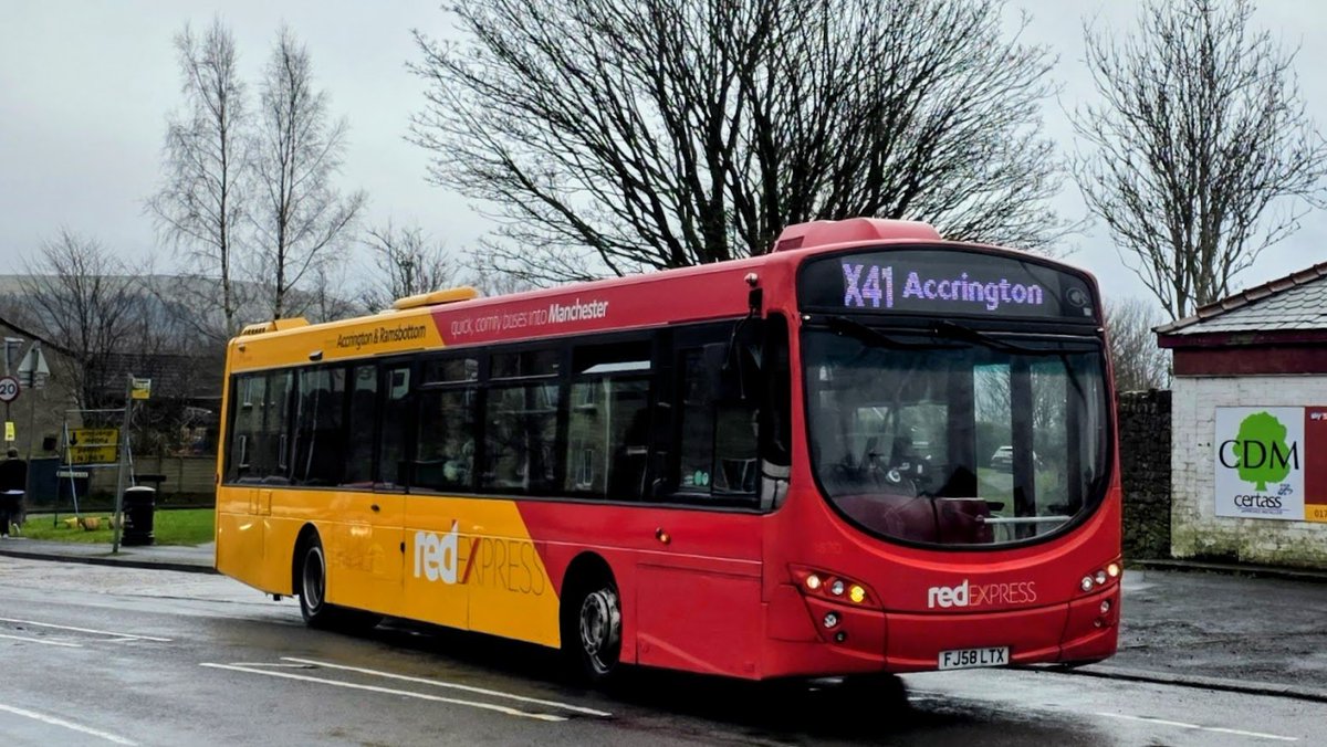 WC2512's tweet image. Red hot on a grey drizzly Saturday noon 🔥

@blackburnbusco 1870 - FJ58 LTX approaching #Haslingden Tesco this afternoon working a #RedExpressX41 service heading to #Accrington.