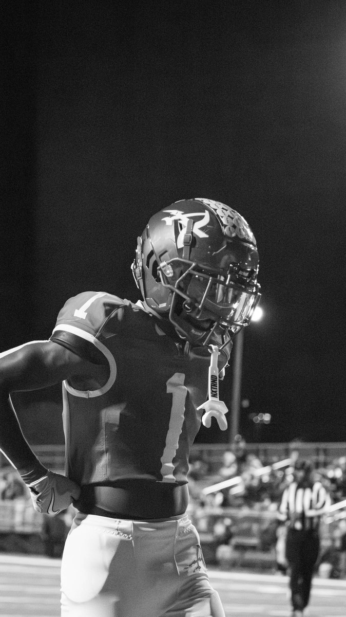 AdnanHaqq's tweet photo. @RussHeidiSLC @HendrixFootball come get you a DAWG
C/0 26
RB/WR
Height 5,8
Weight 170
40-4.5
14TDs
1,376 all purpose 
958 Rushing
164 Receiving 
1 D1 offer
would love to connect!
https://t.co/a72DDGEUu9
please take your time to look at my film would love any feedback!!! https://t.co/lsRbWlRX0g