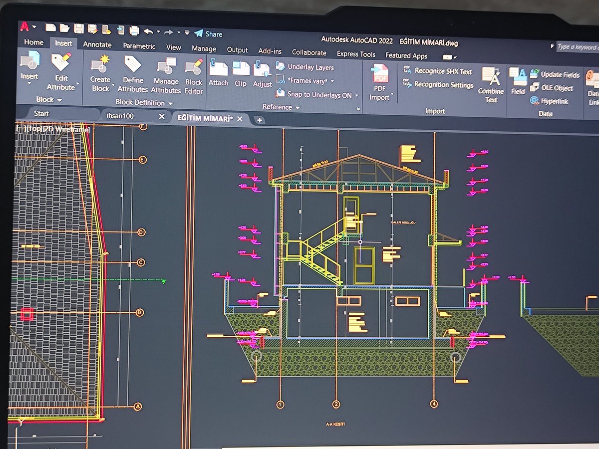 Çizimde bir komutta hata yapmıştım nerede olduğunu bulamadım yapay zeka geminiye sordum düzeltmem gereken hatayı buldu komuta tıklayınca hatam düzeltildi geminiyi gerçekten tebrik ettim