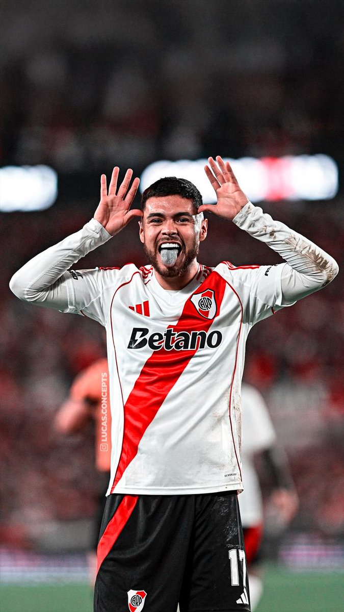 barrasantino's tweet photo. @frabigol extrañas al verdadero central??? https://t.co/jQoIIpTSkQ