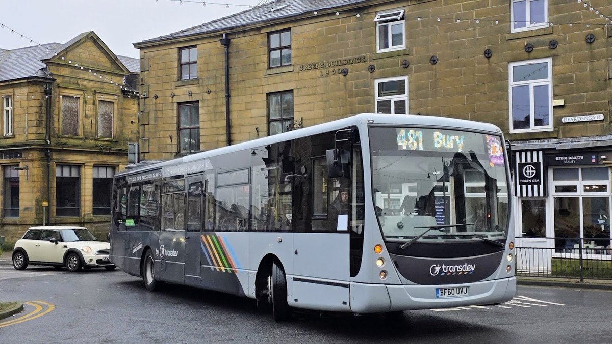 WC2512's tweet image. Down the Irwell for Bury Market she goes! 🛍️

@burnleybuses 1761 - BF60 UVJ in #Haslingden this afternoon working a 481 service heading to #Bury.