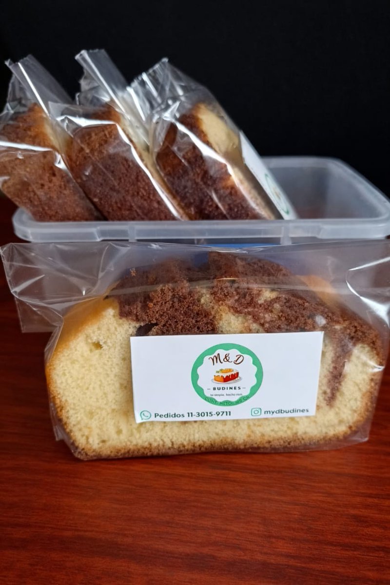 Estoy haciendo budines para vender. En dos fines de semana semana todavía no vendí el primero, pero yo me tengo fé y este mes será mí mes.