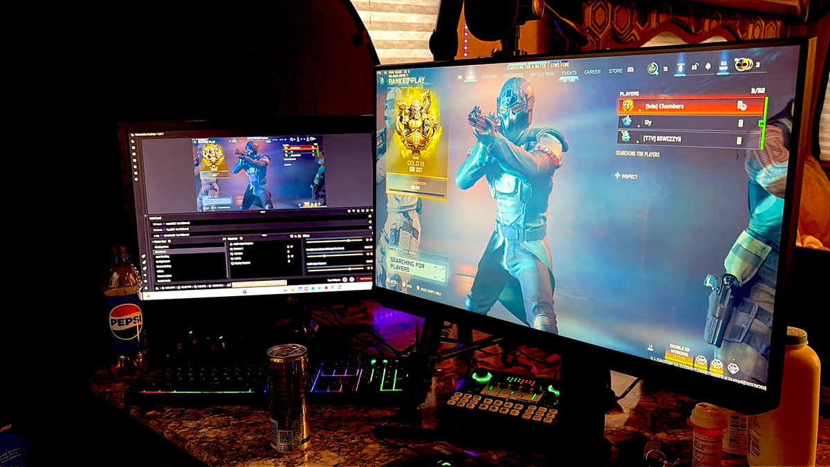 MPSaverance's tweet photo. 🚨WE ARE LIVE ON TWITCH🚨

💎 Come join @iiSWIZZYii, @HunterSZN_, and myself on Twitch as we continue to dominate the Ranked Play lobbies!

‼️ Be sure to drop a follow on both channels!

🟣 https://t.co/J8kKoAkYDZ 🟣

🟢 https://t.co/8sdw7LUfZV 🟢 https://t.co/PoAtn0iLLL