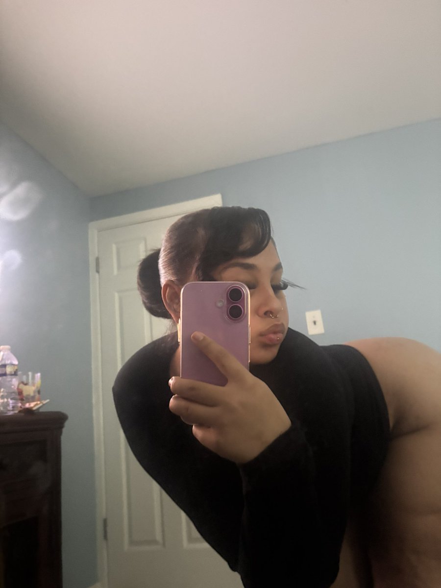 the304youneed's tweet photo. it looks so soft🤭🍑 https://t.co/ICPZoW7sUc