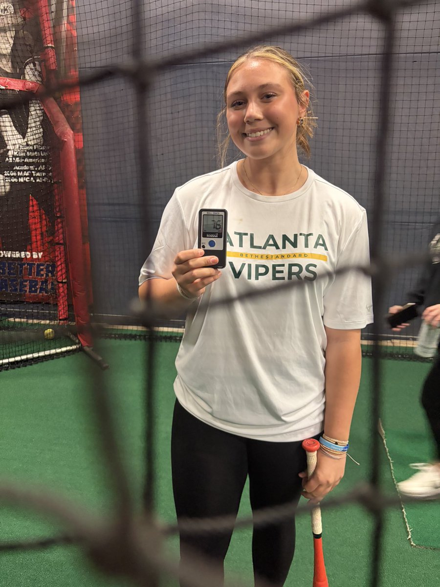 Zoe Berry tweet media