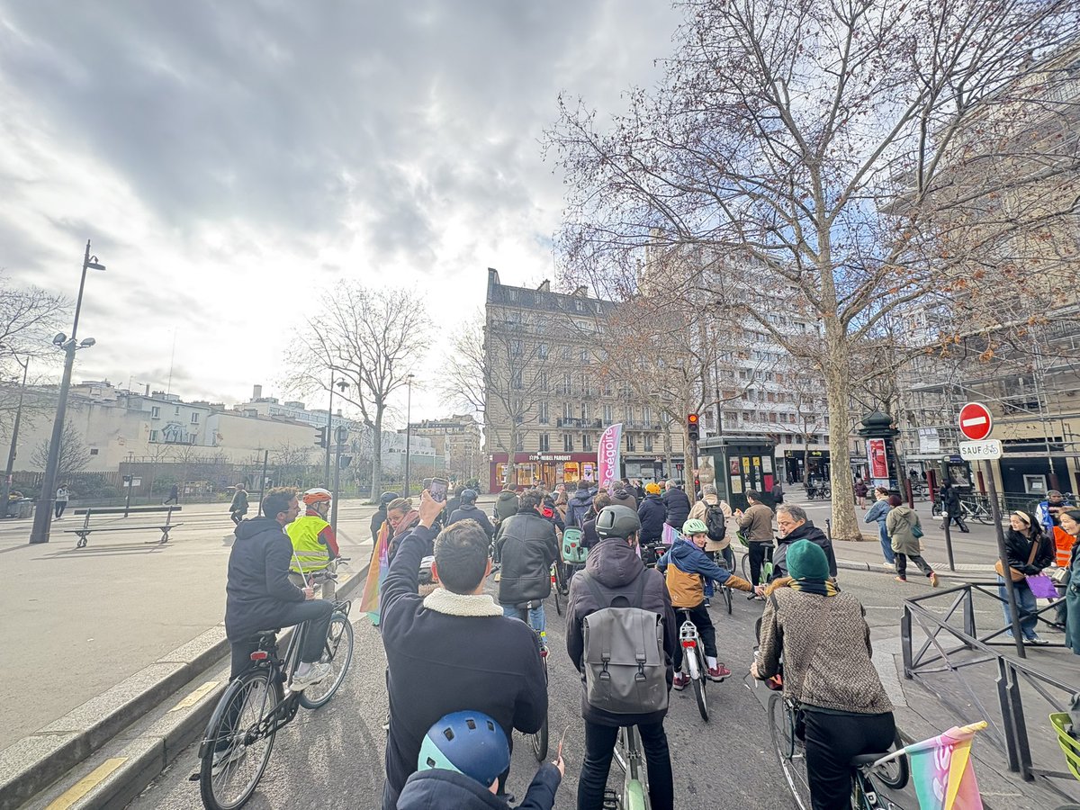 ThomasVeniant's tweet photo. Pour un Paris à vélo avec @egregoire 🚲 https://t.co/6FwXM2Rc1a