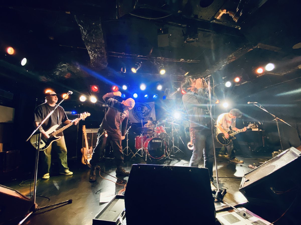 おはようございます⚡️

昨夜は戦士の銃の夜、ご来場の皆様関わって頂いた皆様ほんとにありがとうございました🌹
久々にゆっくり話せたみんなや
ライブフロアとの一体感でガソリン入れてもらった気分です、まだまだ走れそう！

今日もご安全に⭐︎