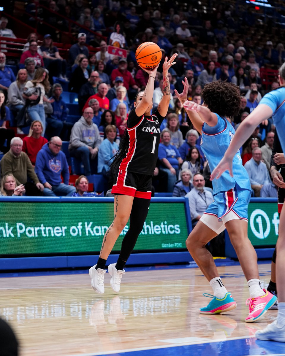 Perry's in double figures for the 22nd time this season.

<a href="/mya_1perry/">Mya Perry</a> | #TheSisterhood