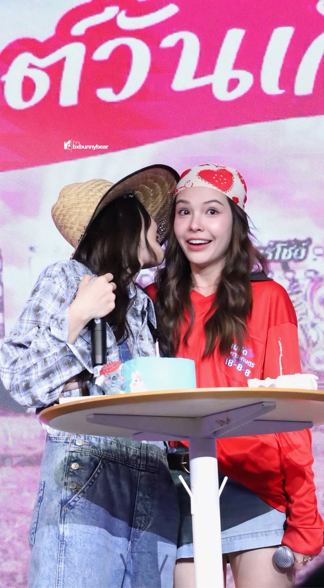 ตัวเองล๊อคเป้ามาจากบ้านแล้วแท้ๆ ทำมาเป็นบอกวันนี้วันของชั้น ชั้นจะทำอะไรก็ได้ 🤭🫣

LM BDAY LUV UNLIMIT

#ฮักหลายมายลูกหมี
#ลูกหมีซอนญ่า #LMSY