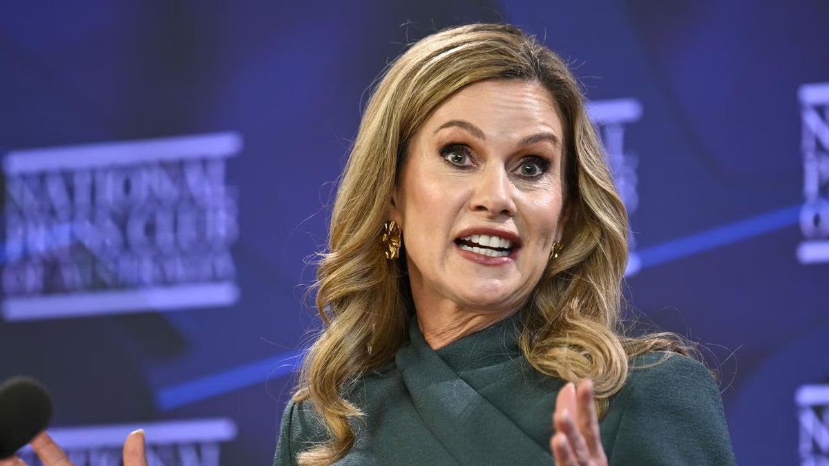 Sawasdee82's tweet image. จูลี อินแมน แกรนท์ ข้าราชการ หัวหน้าสำนักงาน eSafety ที่ได้รับมอบหมายให้ลบเด็กชาวออสเตรเลีย ออกจากโซเชียลมีเดีย
ชาวอเมริกันที่อพยพไปออสเตรเลีย
Trending 
#พรรคประชาชน #Trump2025 #PHUTATCHAI #พรรคประชาธิปัตย์27 #ปชป.