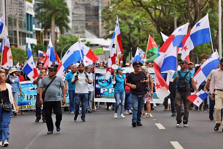 Panamá: la justicia comienza a responder al reclamo de los docentes

Ver aquí:

radiotemblor.org/panama-la-just…

Apoyar a los medios independientes es compartir otras miradas y voces de mundo: @radiotemblor 🇵🇦

#Panamá #Noticias #DerechosHumanos #DocentesSeparados #Justicia