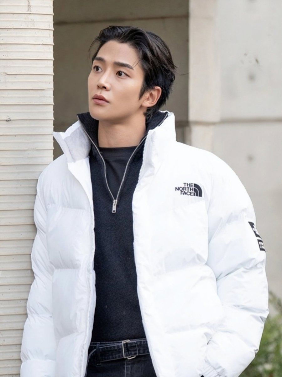 今朝も、家を出たら雪❄️☃️
観ているだけなら素敵な雪景色
なんだけどな～でも仕事💦💦

THE NORTH FACE の ダウン
ジャケット
昨日のロウンさんも～
心も温まるね～😊💓💓💓

皆さんも暖かくしてお過ごし
下さいね😊💕
 
#ロウン #ROWOON #로운 
#KimSeokWoo #김석우 
#金路云 #金路雲 #FNC