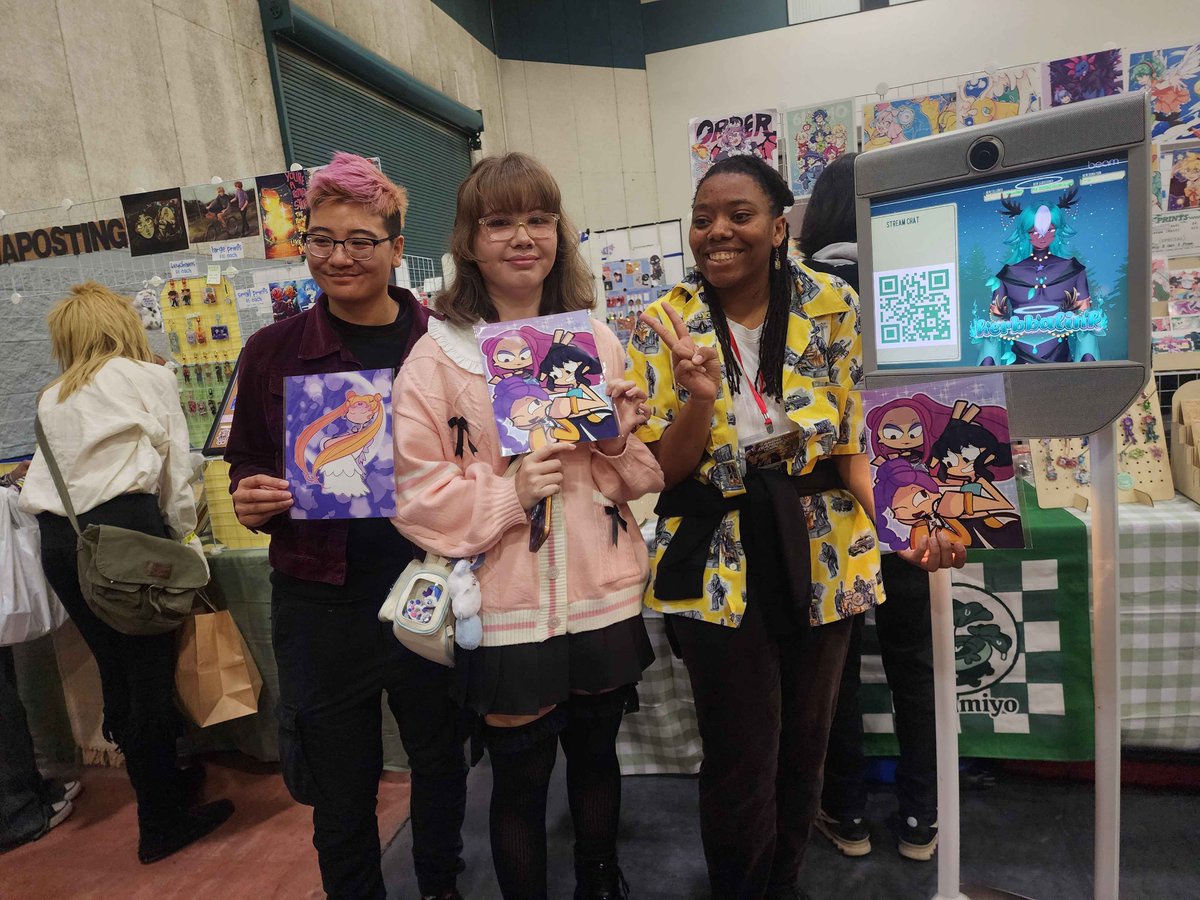 What an amazing hour I had at <a href="/AnimeGamingCon/">Anime Gaming Con</a> ! 

Met so many cool people and got to hang out with my fellow vtubers!

thank you <a href="/The_VTRC/">VTuber Research Club</a> for the invite hope to do this again in future cons! 💚 ft. <a href="/skyglubs/">Sky ⛅ Magical Girl Vtuber ☀️ Idol Arc ✨</a> <a href="/Saiwayve/">Saiwayve👹✨ ☆CHAOTIC ONI☆</a> <a href="/Kasai_101/">Kitsune.101🦊📺|| OPEN COMMISSION!!</a>