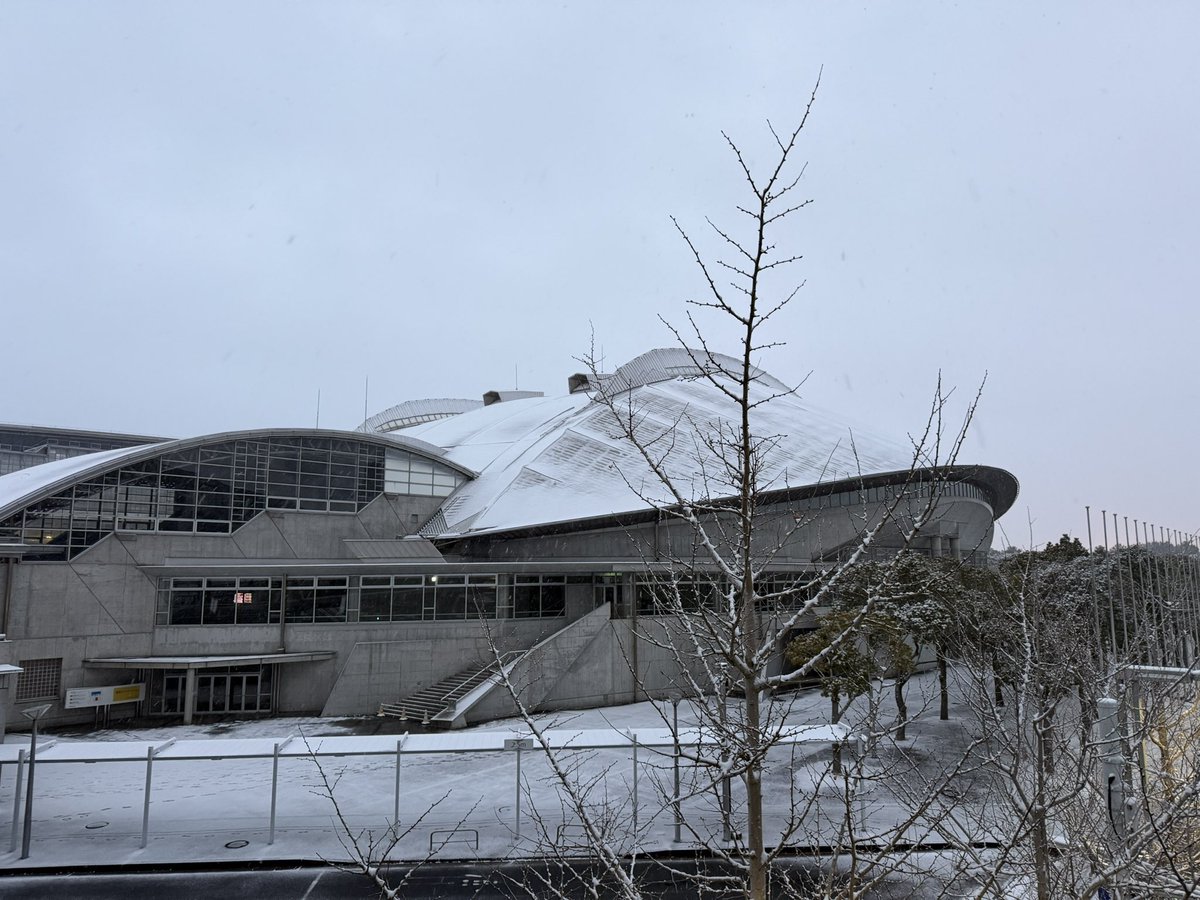 tommy70feb's tweet photo. @PTIJsFoq8U78923 何とか到着しました。
雪結構降ってます。 https://t.co/PA6j8zTXDi