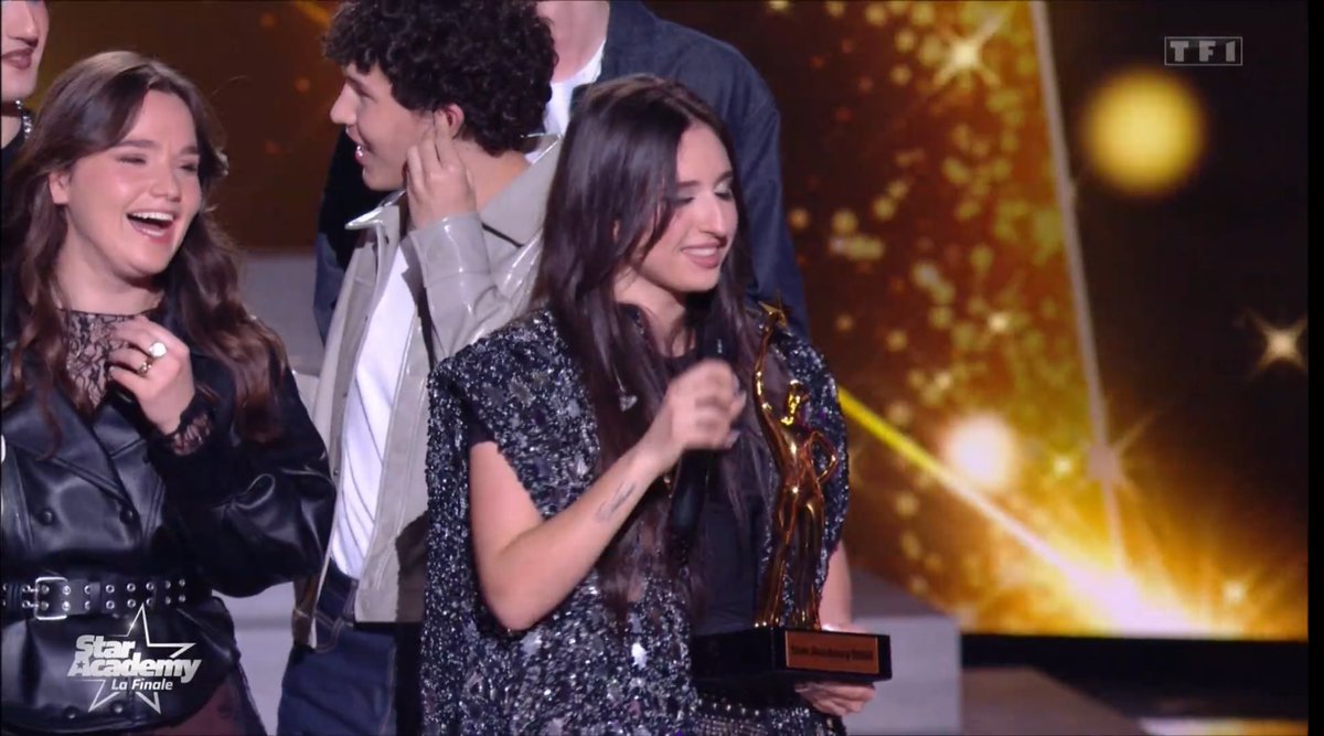 OUAT a Phoenix tweet media