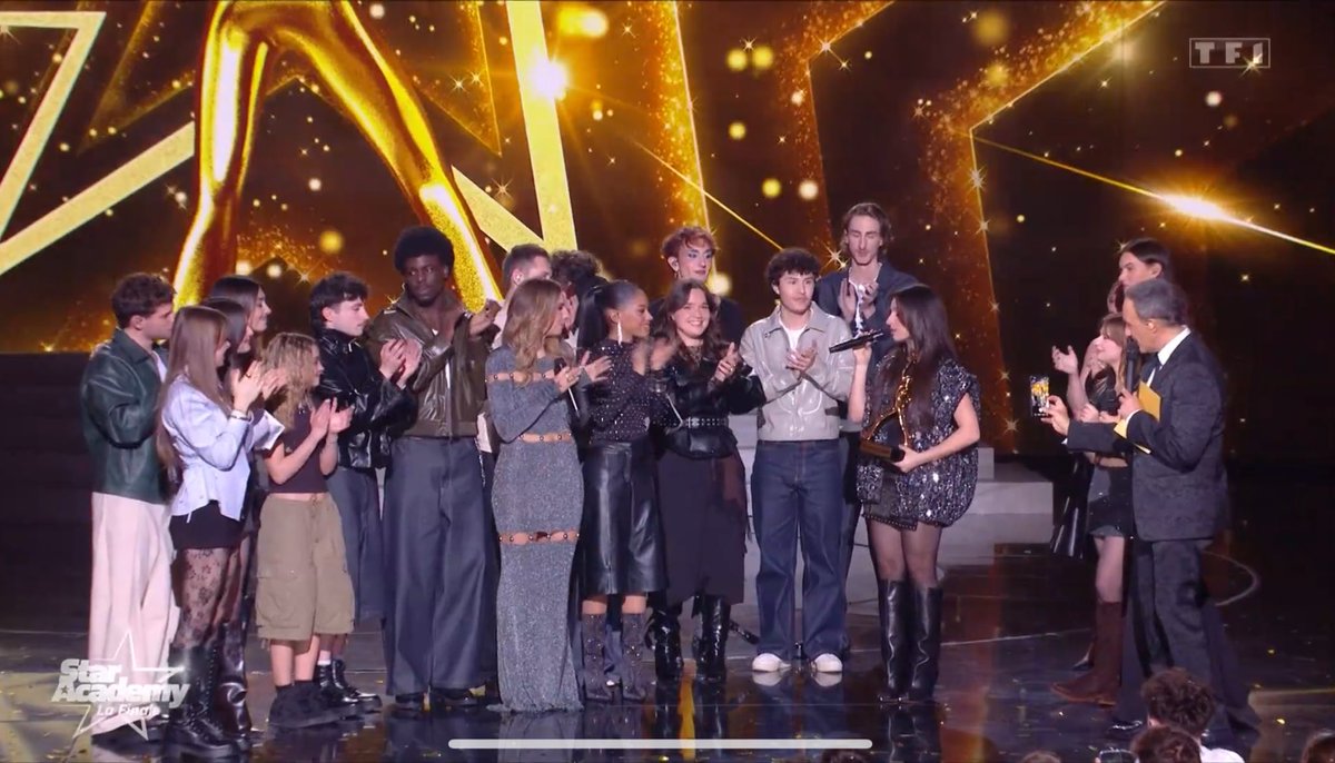 OUAT a Phoenix tweet media