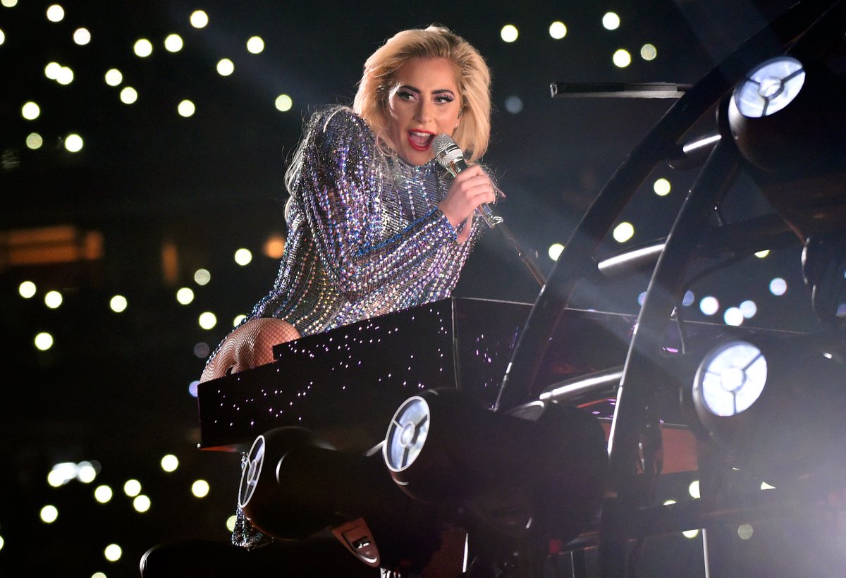 ROLLING STONE RANKS THE 10 BEST SUPER BOWL HALFTIME SHOWS 🏈🎤

#10 — <a href="/ladygaga/">Lady Gaga</a> (2017)

"Everybody was wondering what kind of mischief Lady Gaga would wreak at the Super Bowl. Then she aimed straight down the middle with an uncontroversially crowd-pleasing hits medley."