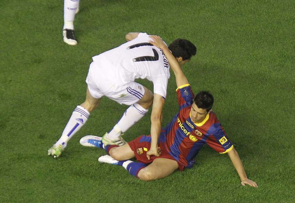 Por cierto CONO, ¿dónde estaba Negreira cuando Undiano Maienco te perdonó esta expulsión y colaboró para que atracaseis la Copa en 2011???

Trofeo que ahora decís que no os importa, pero que aquel año celebrasteis con una rúa, sinvergüenza.