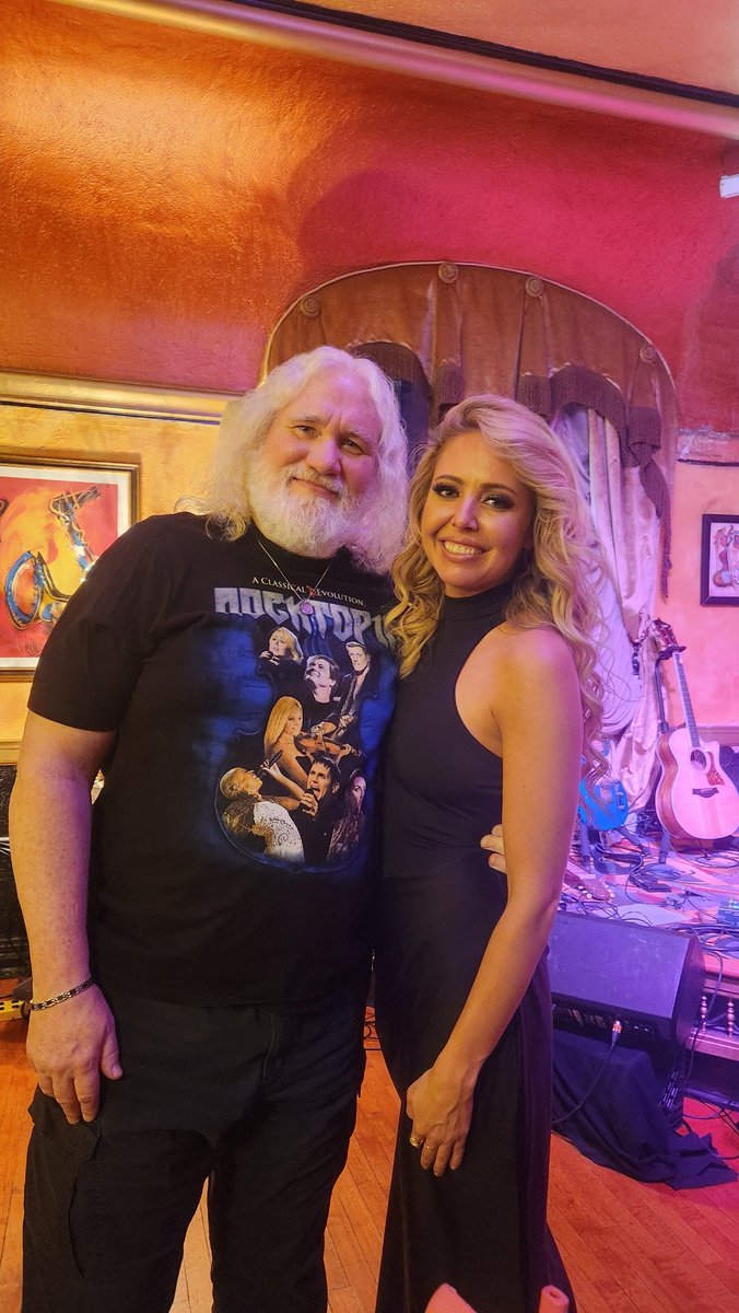 DrHawkeye's tweet photo. Hung out with one of the best vocalists last night @Im_Just_Chloe https://t.co/hYHSab9By7