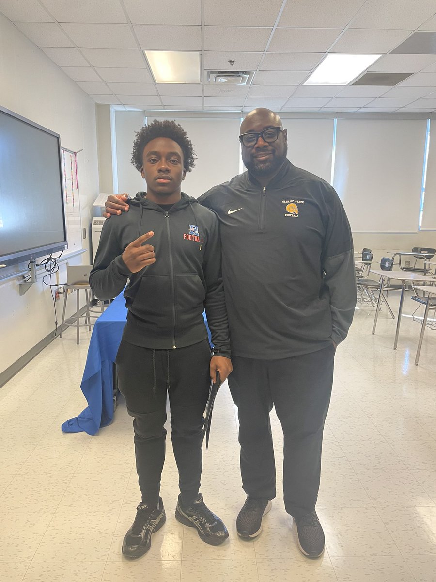 Isaiah “THE ONE” St John tweet media