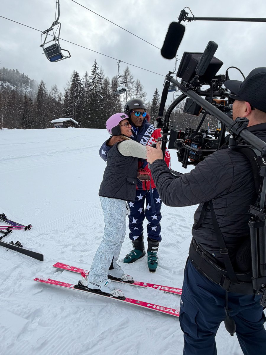 .<a href="/PicaboStreet/">Picabo Street</a> is coaching <a href="/SnoopDogg/">Snoop Dogg</a> through his first turns 🥹🙌