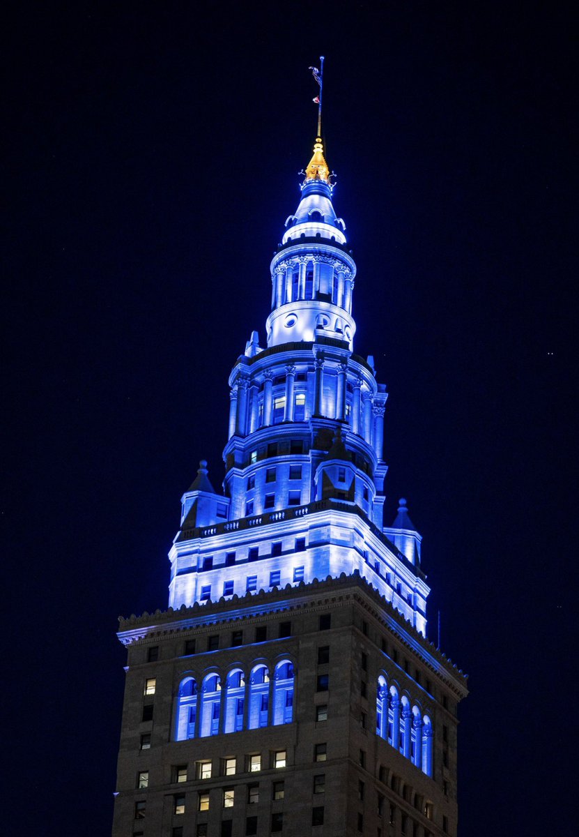 TowerLightsCLE's tweet photo. BLUE - Lighting up blue tonight to celebrate 200 years of Case Western Reserve University! @cwru https://t.co/DzEfHkXEXh