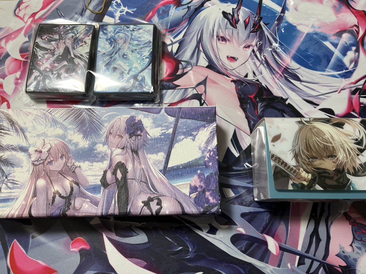 フレシア&クラスターさん(@frs_frs_1 )のところで購入したスリーブ