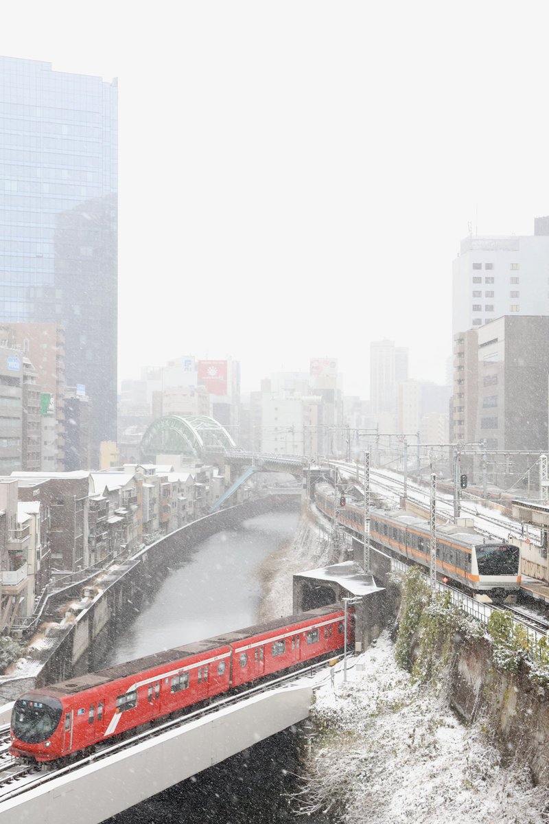 kumakuma20000's tweet photo. 御茶ノ水のウィーン雪やばい https://t.co/VfRpXoHhj1