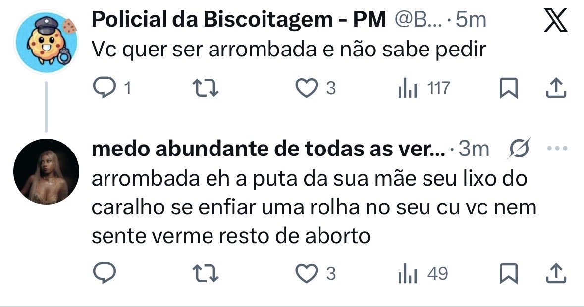Jovicmapelli's tweet photo. Um ofende e vem outro e ofende pior. 
O véi eu amo o Twitter pqp kkkkkkk https://t.co/574TROMd6t