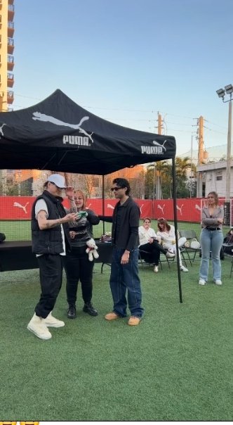 ErickBriAM_dual's tweet photo. Patitos en el Meet and Greet de los ChrisErick 😭
(Lo linda)💕
#chriserick https://t.co/7YmT1kh70w