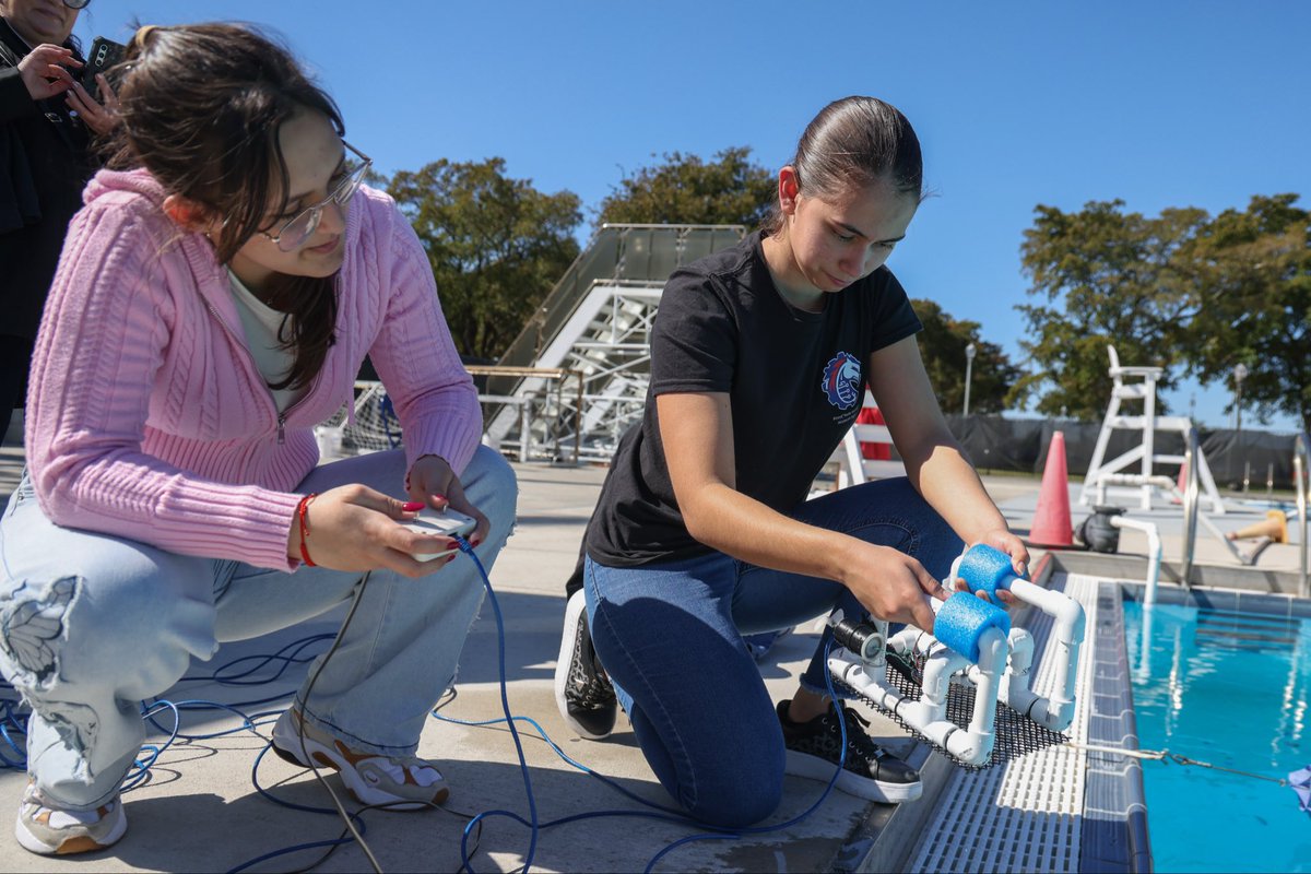 Miami Dade College tweet media
