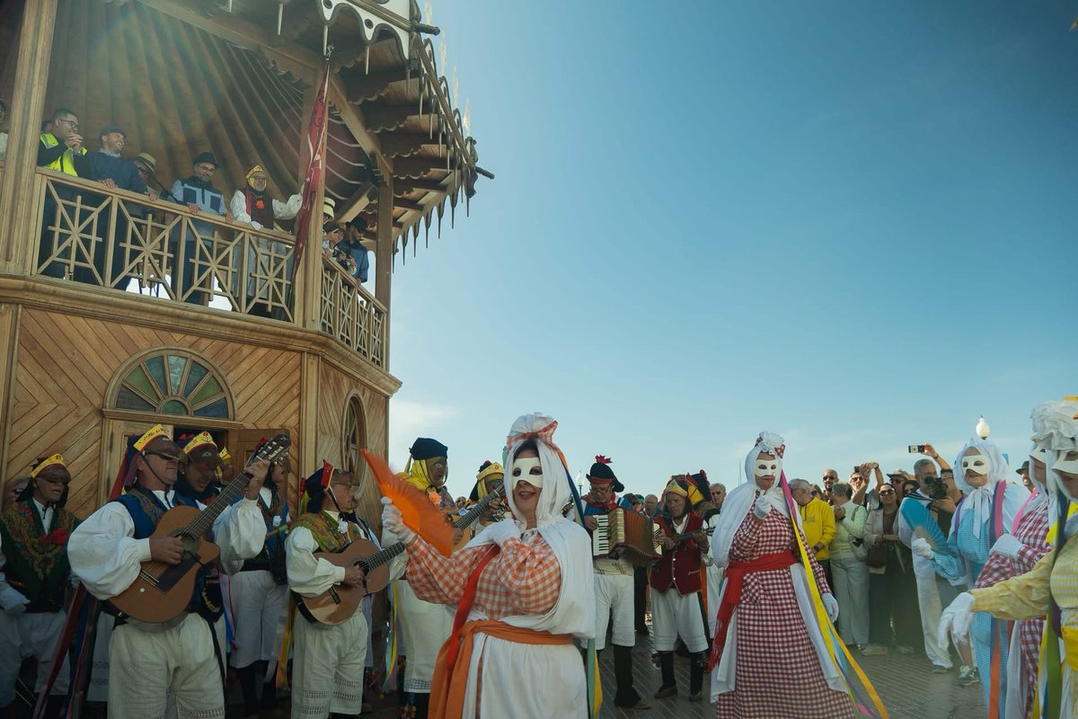 #Carnaval2026|| #Arrecife vuelve a revivir su Carnaval Tradicional Porteño de la mano de Los Buches.
facebook.com/share/186pjqJE…
#CarnavalArrecife #Lanzarote #CanariasVive #CarnavalCanarias