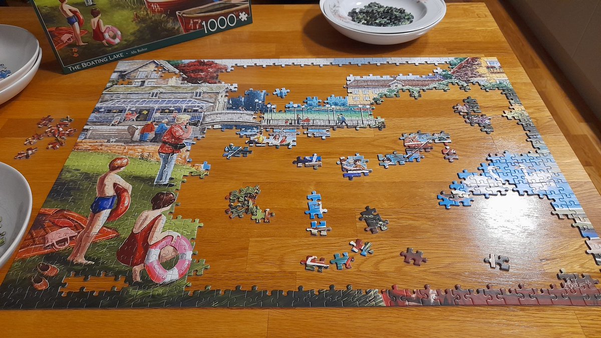 SwedishGamester's tweet image. I walked to #mom's apartment today so we could make #dinner together, and then we looked on some #OldPhotographs and watched #Melodifestivalen, and I pieced together some more of the big #puzzle that we started like a couple of weeks ago.
Overall it's been a very #NiceDay! 😊