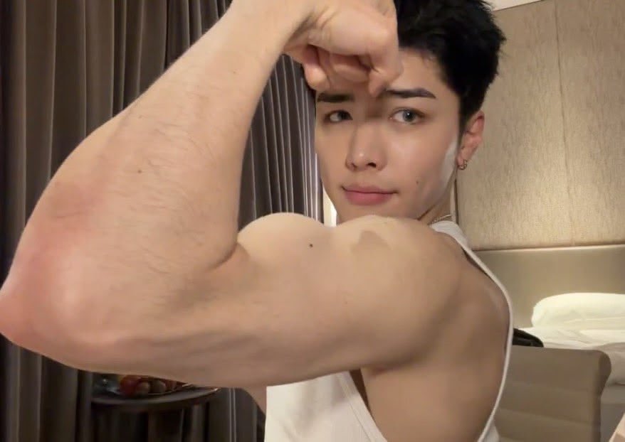 _🪽 (@miucciasboy) on Twitter photo 