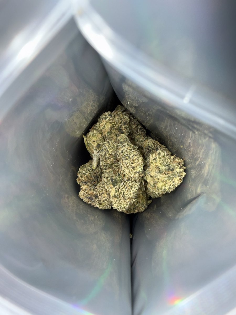 PlayaNation4's tweet photo. ATX hit me📲 Comes w bag Nose 8/10 #atxplug #atx #gas https://t.co/mgUND0W3Pr