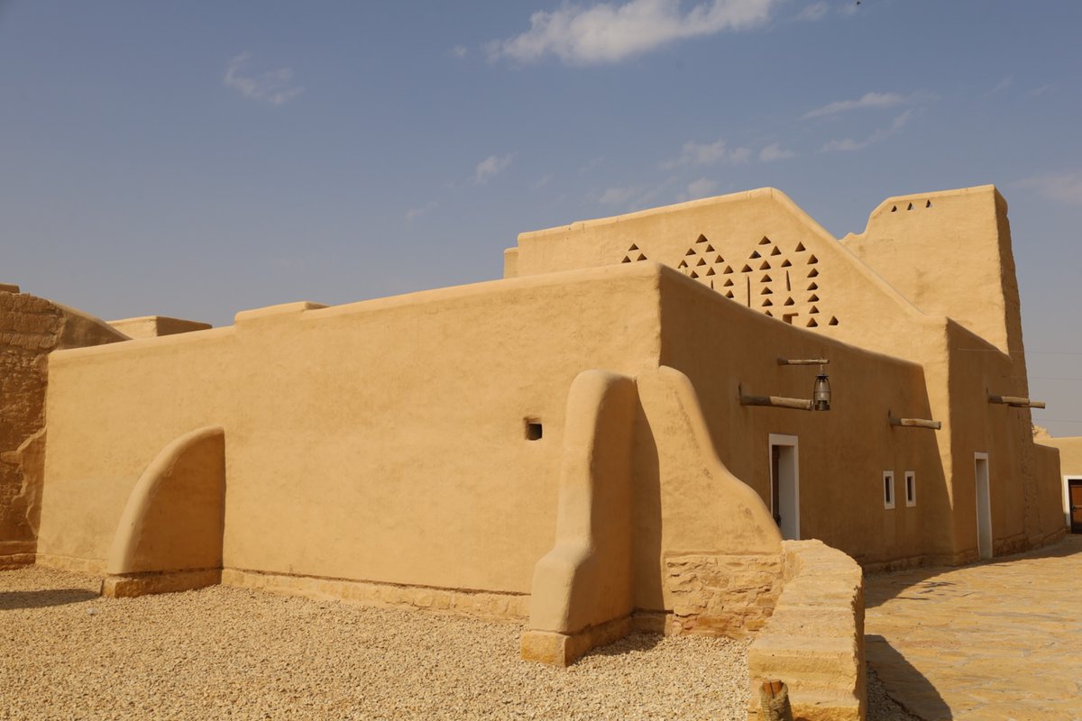 مروان | مصمم جرافيك tweet media