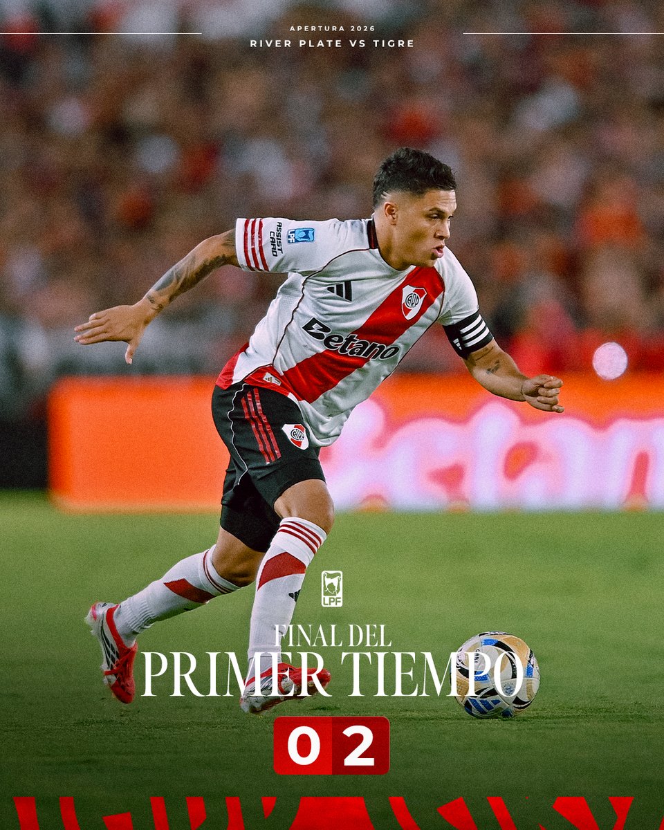 RiverPlate's tweet image. Final del primer tiempo. River 0 - Tigre 2.

#VamosRiver ⚪️🔴⚪️