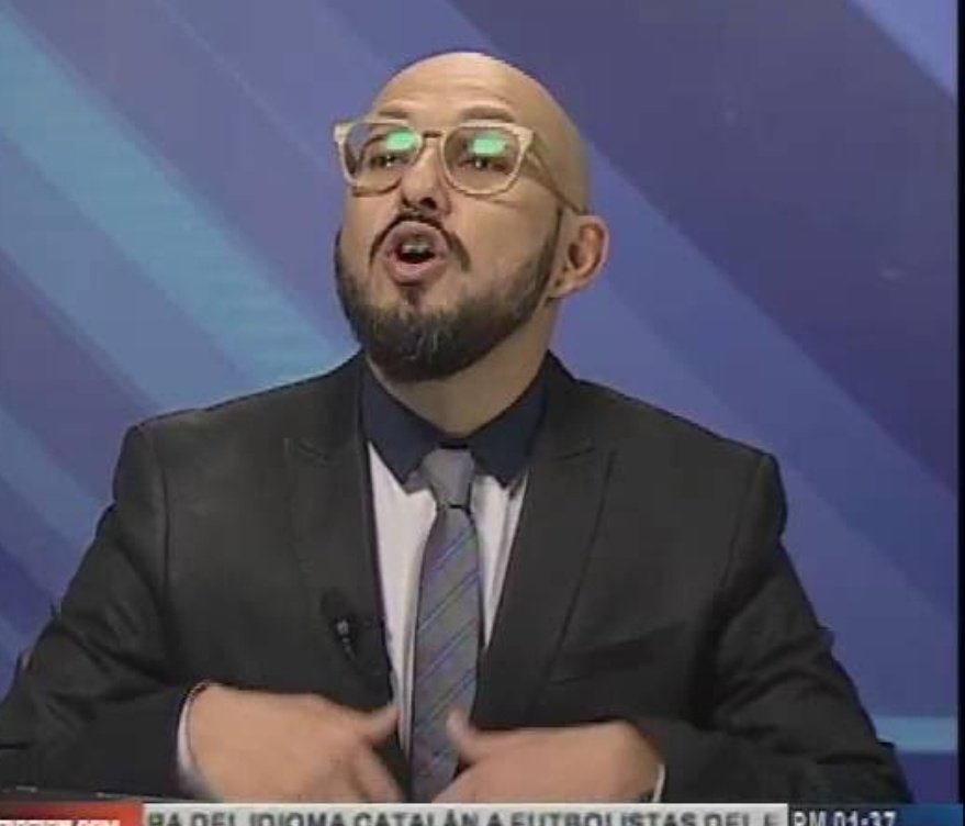 Esta JINETERA de la COMUNICACIÓN es parte del aparato REPRESIVO del NARCO Régimen #PSUV

BOTADO #VTV 2018, arrastrado como gusano a #Delcy le regalan ministerio, dice que todo lo que acontece LO DEJO ESCRITO NICOLAS 

NO ES MAS QUE PROSTITUTA PAGADA, HACE y DICE LO QUE LE ORDENAN