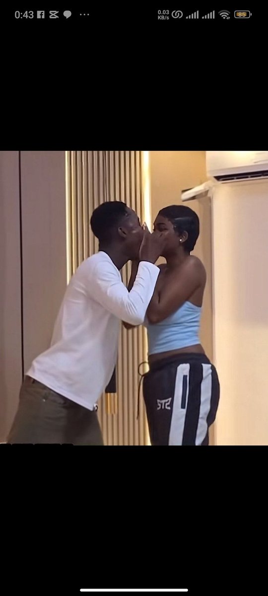 Simple53287's tweet image. Peller and Jarvis are back guys 😄.I'm genuinely  happy for them, make una no dey put mouth for people relationship,una no dey hear how e be now?🤣🤣