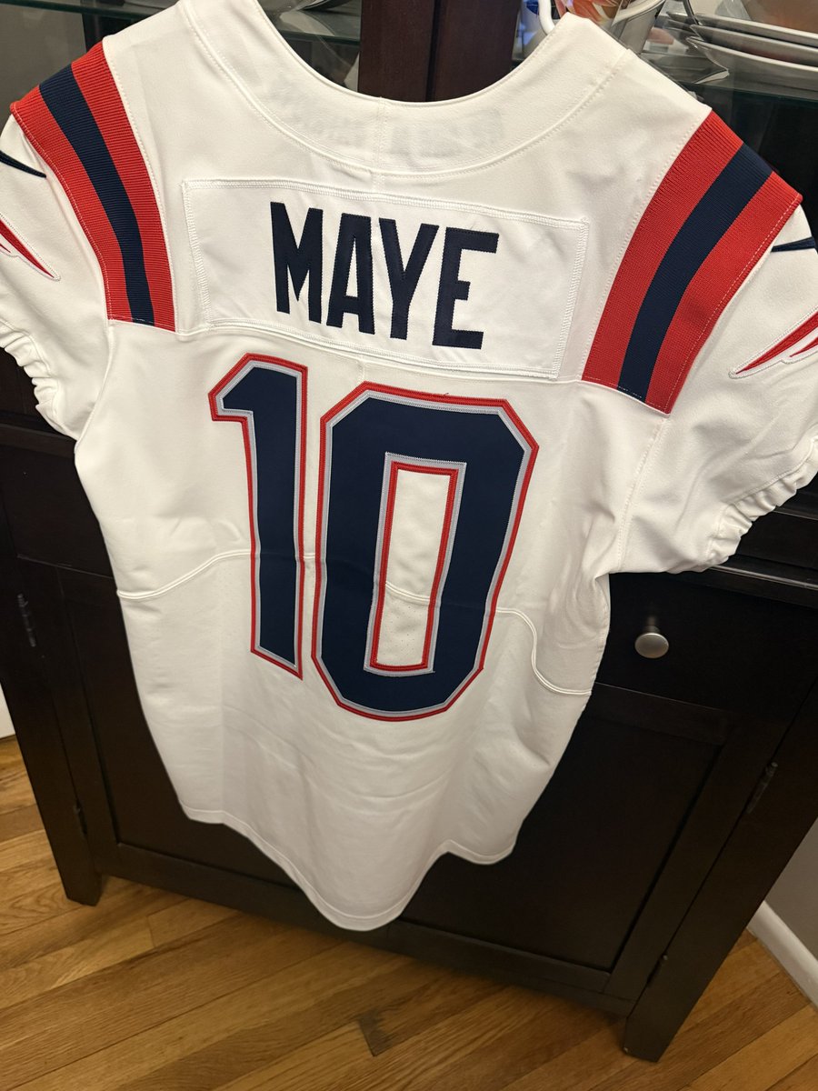 BeeRadd__'s tweet photo. WE FUCKING READY BABY!!!! HOLY HELL THIS IS BEAUTIFUL!!!!! 

LETS GO PATS!!!
#NEPats https://t.co/HZtNmvIevY