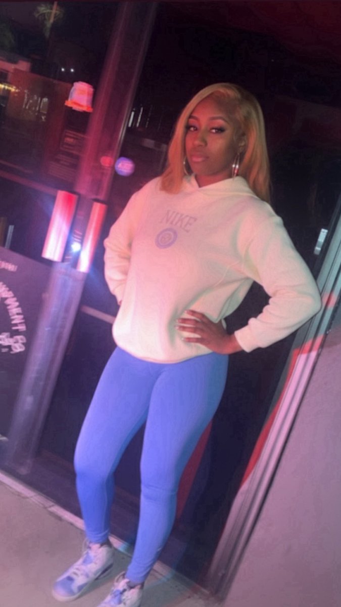 𝓣. 𝓡𝓲𝓵𝓮𝔂 💋 (@bigshiylah) on Twitter photo 