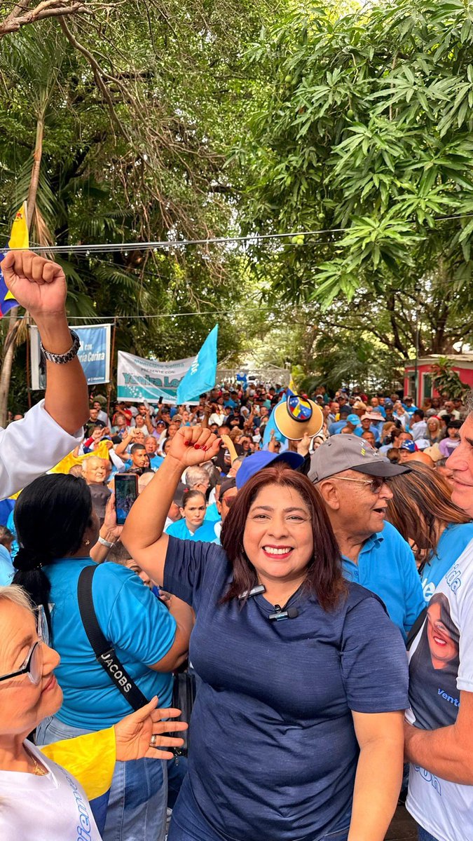 Querida <a href="/YaniraCLeon/">Yanira Leon</a>, me llena de alegría verte salir de esa oscuridad y por fin, reunirte con la gente que comparte tus sueños y luchas. Es un momento de esperanza y fuerza y verte de nuevo en las calles es un regalo. Te mando un abrazo fuerte, con todo mi cariño y admiración
