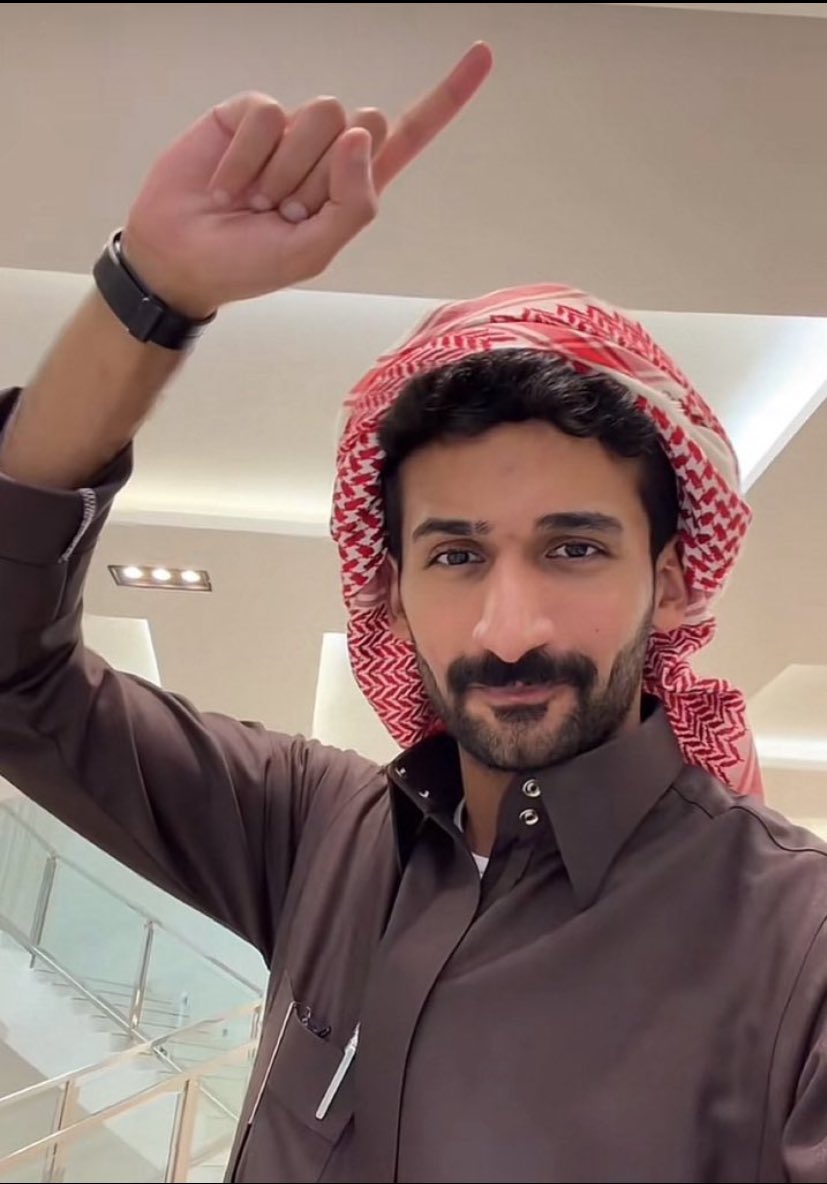 e_5lli's tweet photo. #لكزس_دخون_لسلطان_العليان https://t.co/RFbyExYHzt